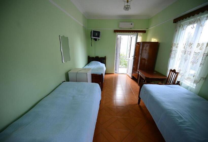 Triple Room Sea View, Guest House Imeda