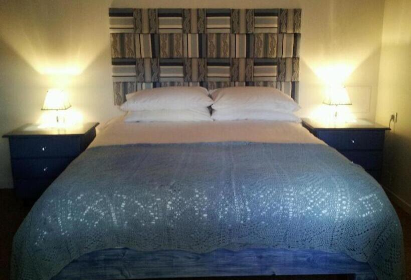 带大床的套房, Chambre D Hôtes Oiron, Deux Sevres   Not Near Taize, Burgundy