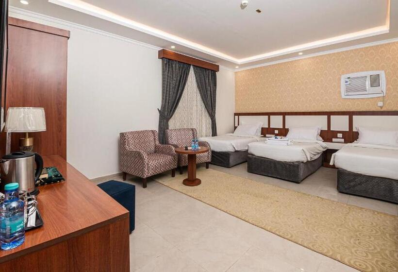 基本三人间, Ghalyt Ohud