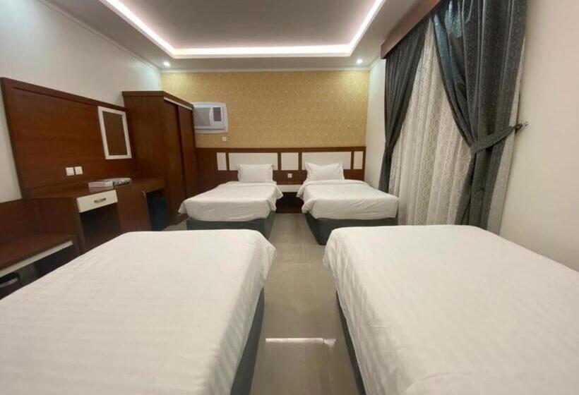 经济四人房间, Ghalyt Ohud