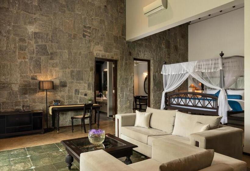 Люкс с Бассейном, Ayugiri Ayurveda Wellness Resort Sigiriya