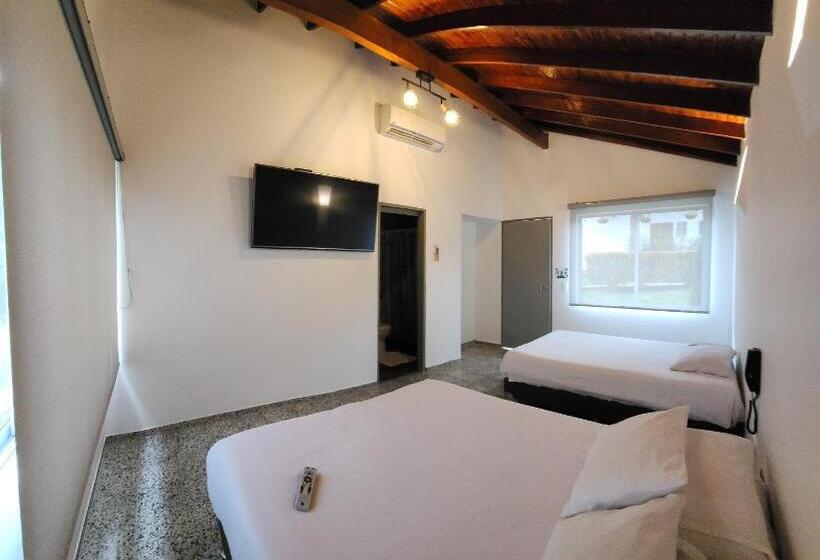 스탠다드 트리플 룸, Parador Del Gitano