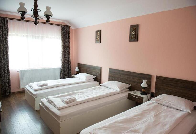 Трехместный Номер Стандарт Совместная Ванная, Casa Paveios