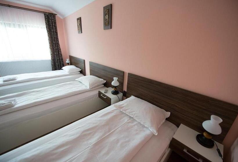 Трехместный Номер Стандарт Совместная Ванная, Casa Paveios