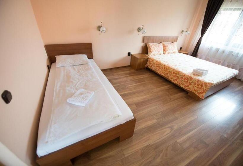 Семейный Номер Совместный Санузел, Casa Paveios