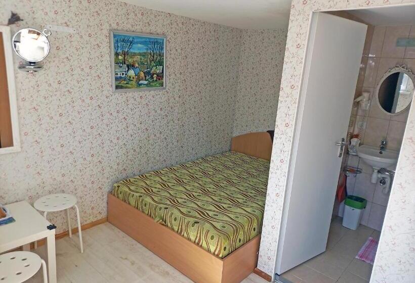 اتاق اکونومی, Vila Levanda