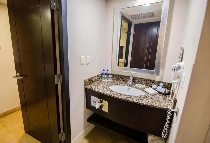 اتاق لوکس, Lucerna Hermosillo