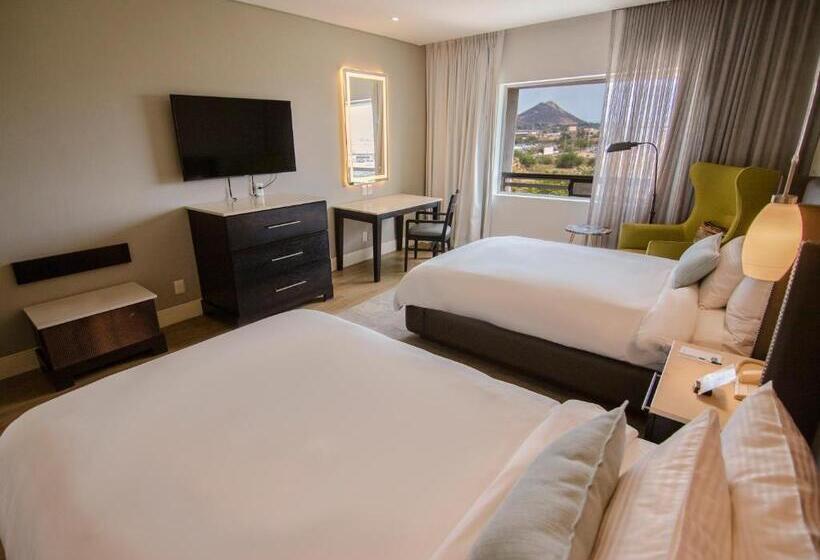 חדר דלוקס, Lucerna Hermosillo