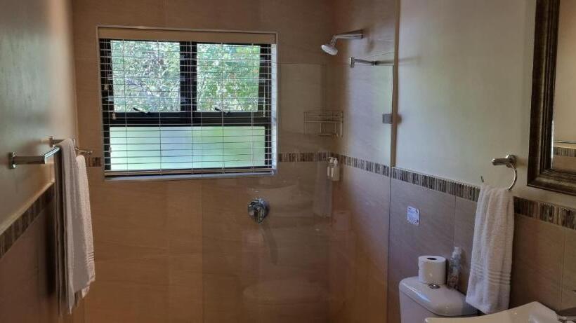 غرفة ديلوكس مطلّة علي الحديقة, Somerzicht Guest House