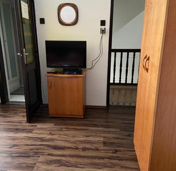 Номер Стандарт Трехместный, Teke Panzió