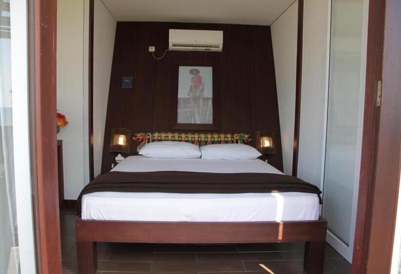 בקתה סטנדרטית, Bali Umah Tinjung