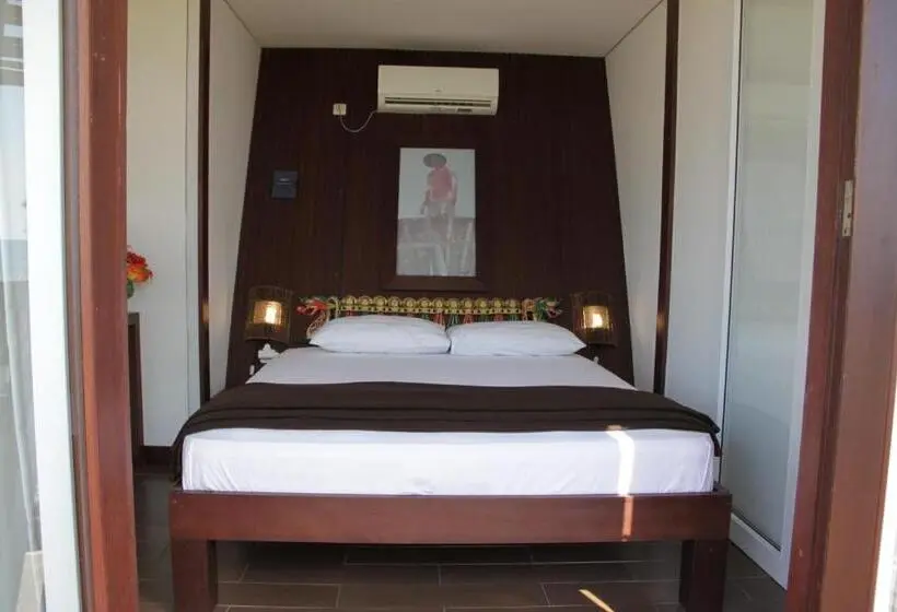 بانگلوی استاندارد, Bali Umah Tinjung