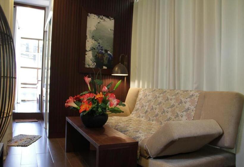 בקתה סטנדרטית, Bali Umah Tinjung