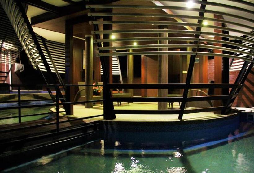 סוויטה עם בריכה, Bali Umah Tinjung