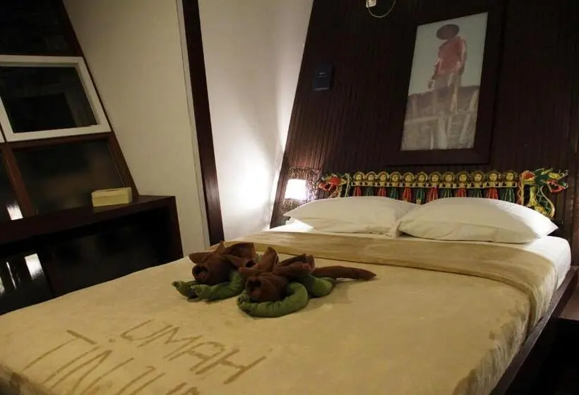 بانگلوی استاندارد, Bali Umah Tinjung