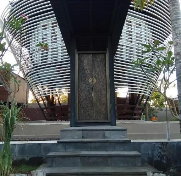 سوییت با استخر, Bali Umah Tinjung