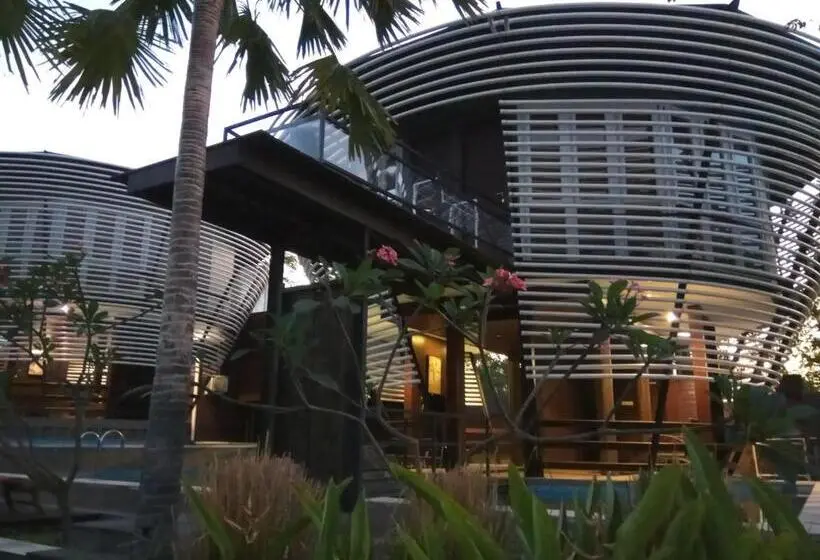 سوییت با استخر, Bali Umah Tinjung
