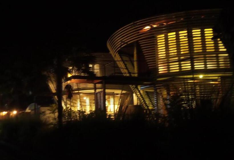 סוויטה עם בריכה, Bali Umah Tinjung