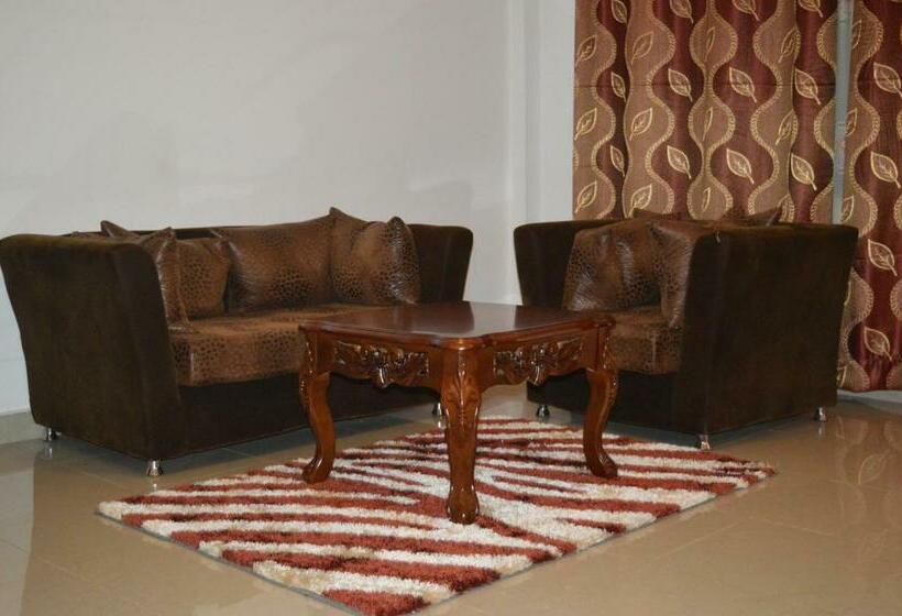 Deluxe Room, Reinah Tourist