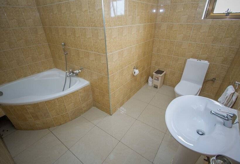 Standard Room, Reinah Tourist