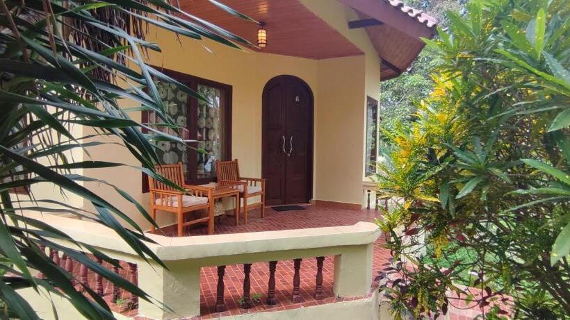 اتاق لوکس, Bara Beach Bungalows