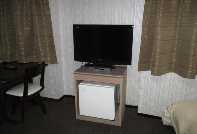 חדר משפחתי, Fukushima Hills