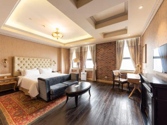 Habitació Executiva, Harvest International