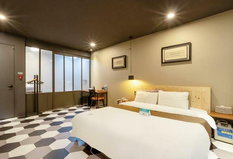 اتاق لوکس, Sorgente Business