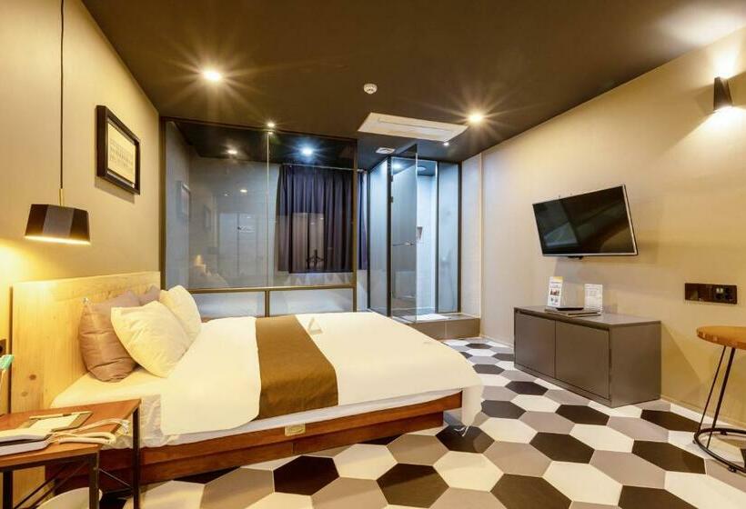 اتاق لوکس, Sorgente Business