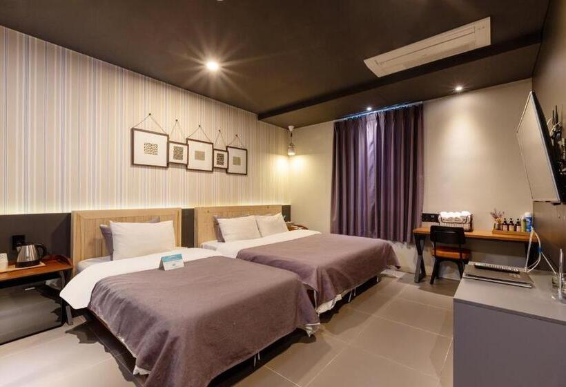 اتاق استاندارد, Sorgente Business