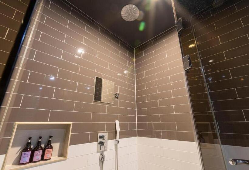 اتاق پرمیوم, Sorgente Business