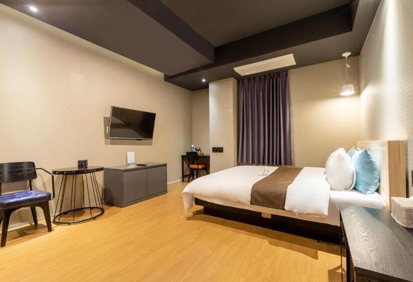 اتاق پرمیوم, Sorgente Business