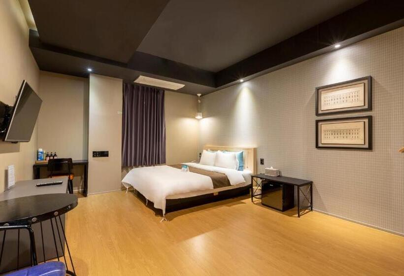 اتاق پرمیوم, Sorgente Business