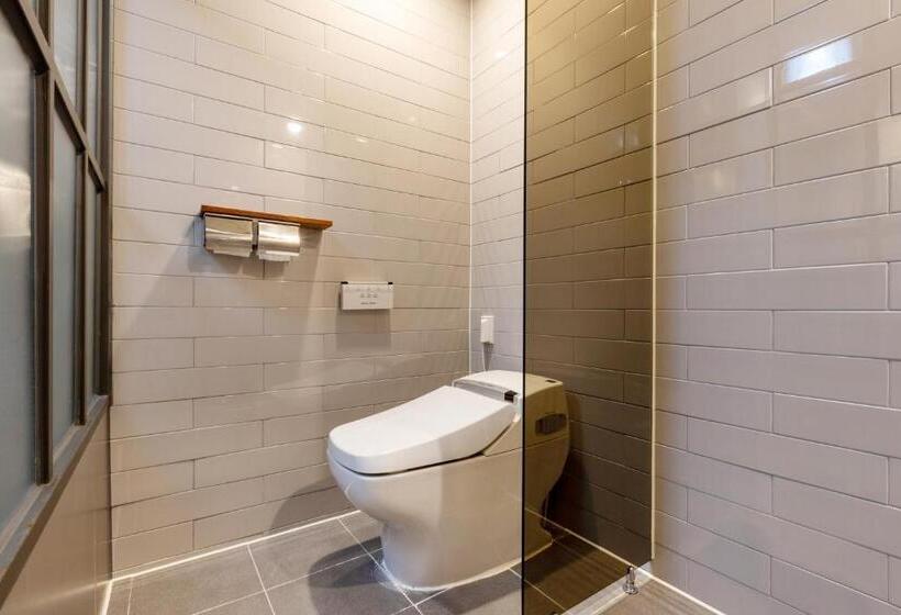 اتاق پرمیوم, Sorgente Business