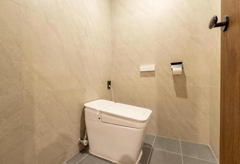 سوییت خانوادگی, Sorgente Business