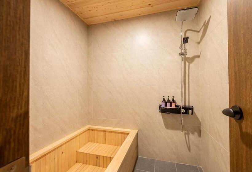 سوییت خانوادگی, Sorgente Business