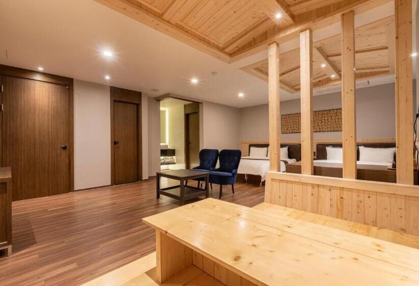 سوییت خانوادگی, Sorgente Business