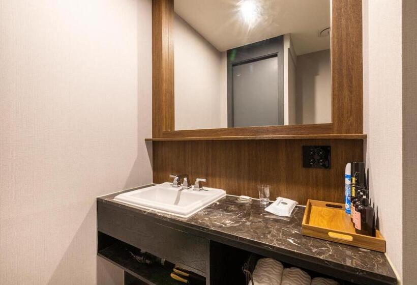 سوییت, Sorgente Business