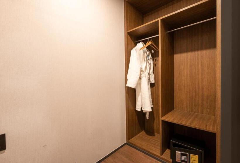 سوییت, Sorgente Business