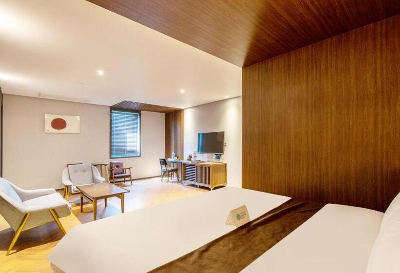 سوییت, Sorgente Business