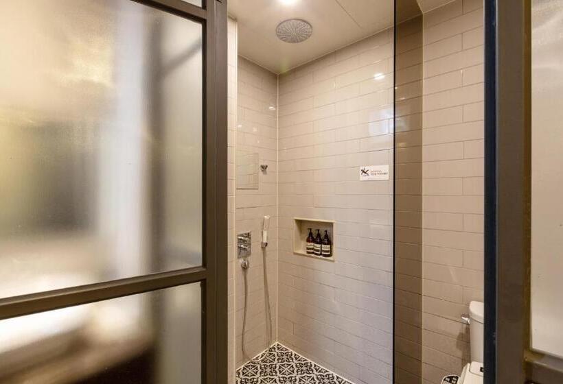 اتاق استاندارد, Sorgente Business