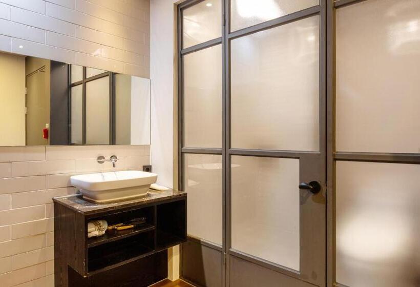 اتاق استاندارد, Sorgente Business