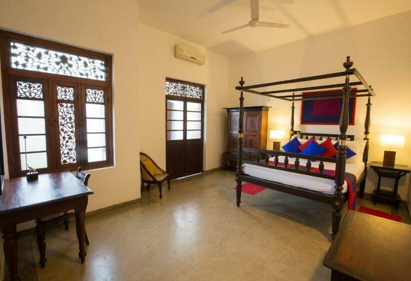 수피리어 룸, Sunrise Boutique