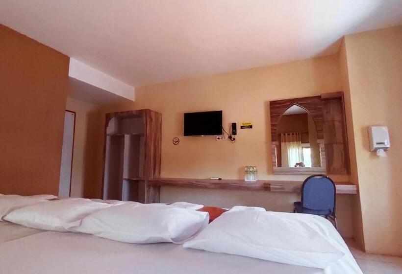 Quarto Familiar Deluxe, Syariah Larismanis
