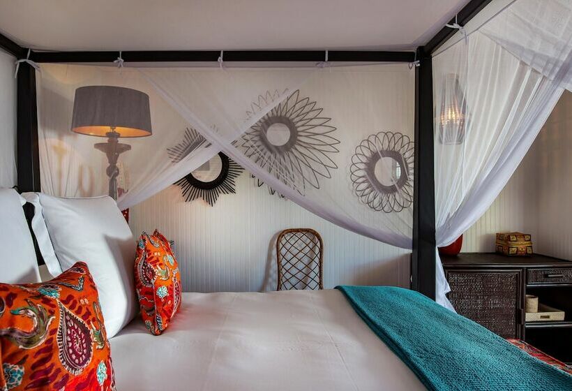 بانگلوی استاندارد, Gyp Sea Saint Barth