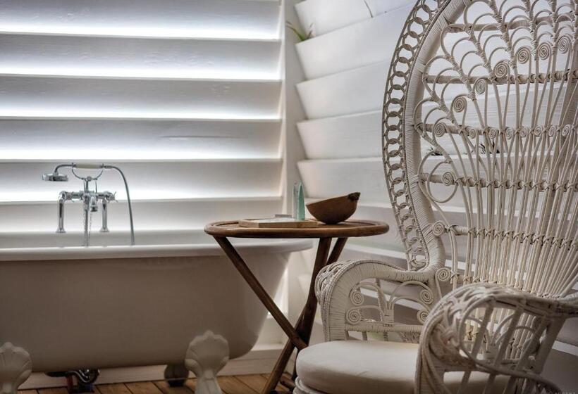 بانگلوی استاندارد با چشمانداز دریا, Gyp Sea Saint Barth