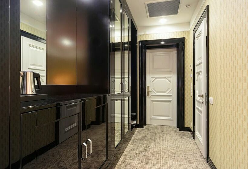 اتاق استاندارد, Wall Street Maestro