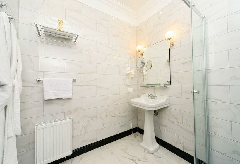 اتاق استاندارد, Wall Street Maestro