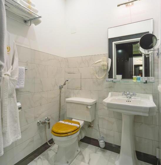 Superior Room with Terrace, Wall Street Maestro