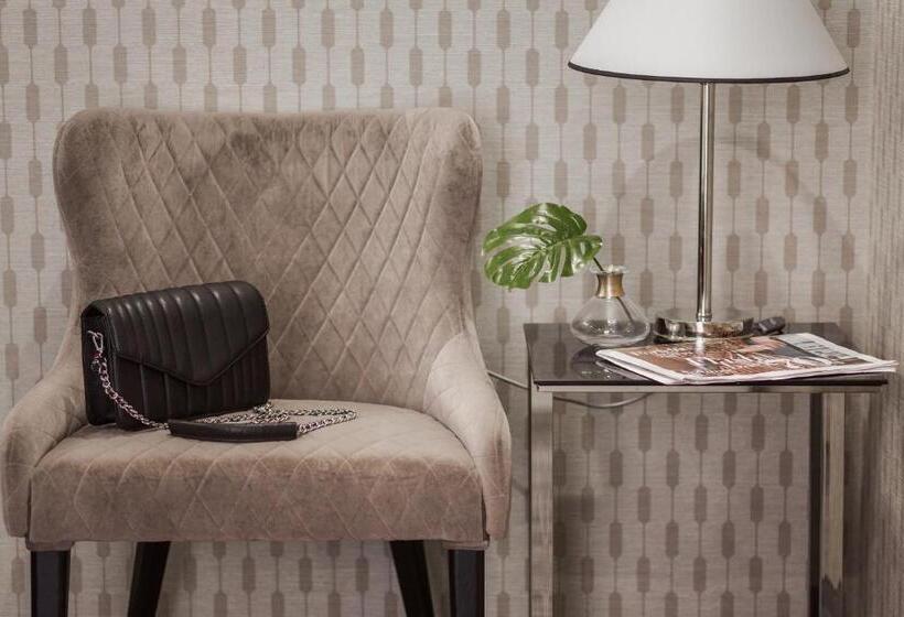 سوییت جونیور, Wall Street Maestro